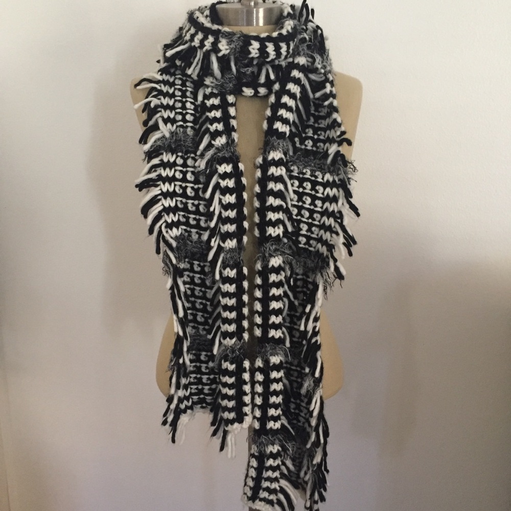 LOFT scarf